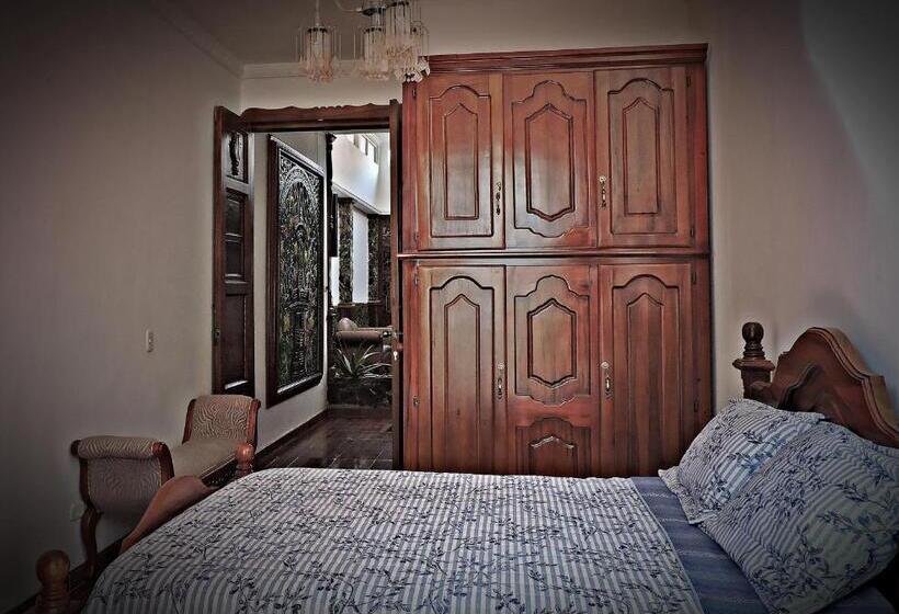 هتل Las Marías Family Home