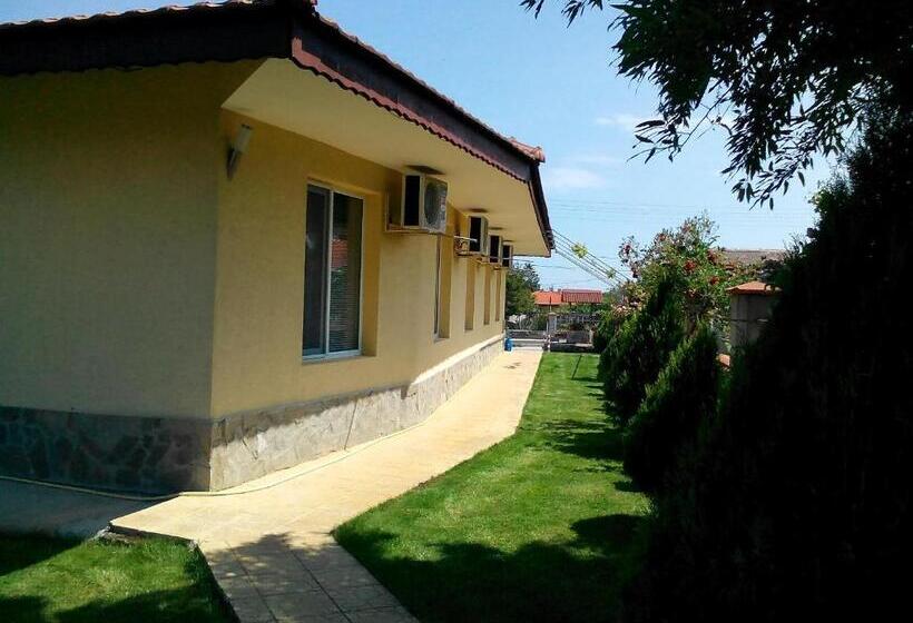 پانسیون Guesthouse Mirage