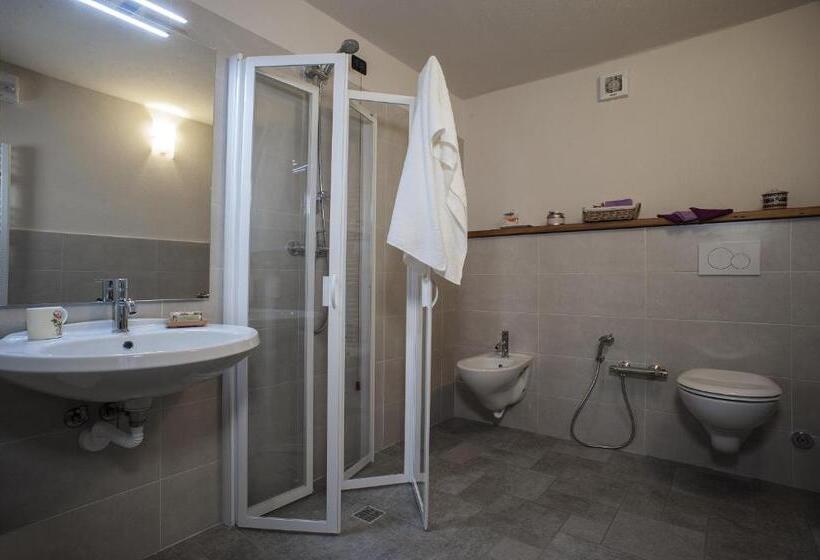 بنسيون La Pietra Felice