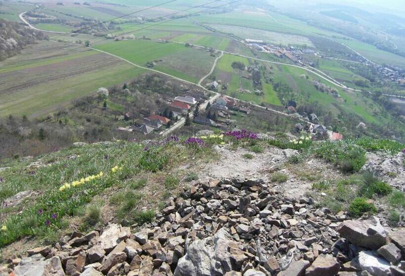 Пансион Vár Kert Vendégház