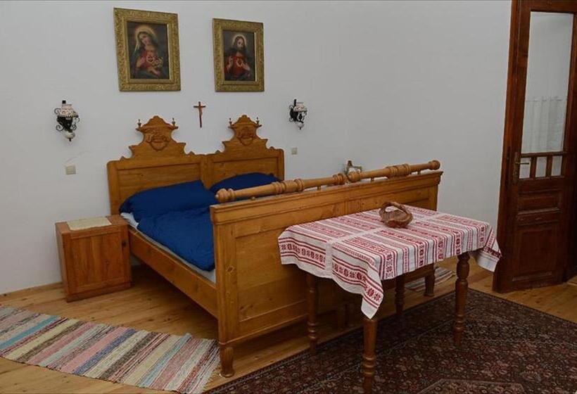 بنسيون Zengőalja Vendégház