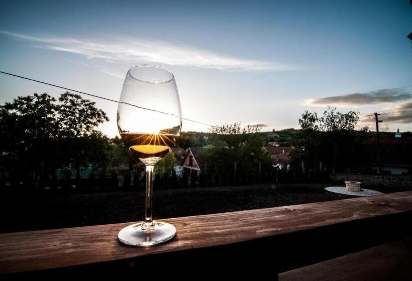 פנסיון Zsirai Guest House