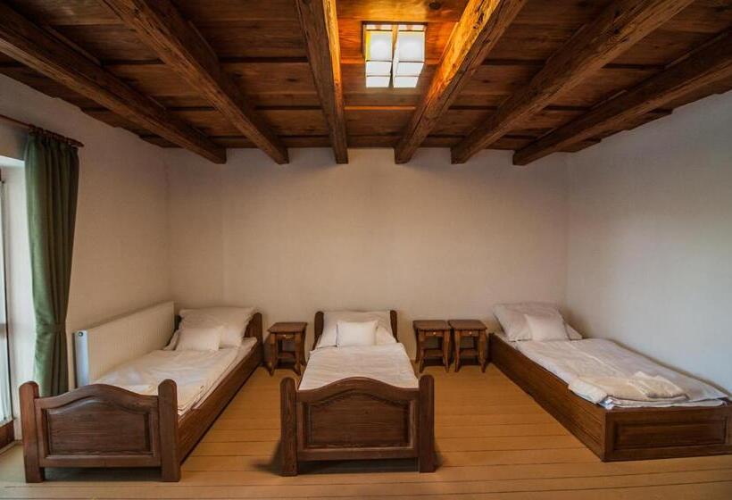 פנסיון Zsirai Guest House