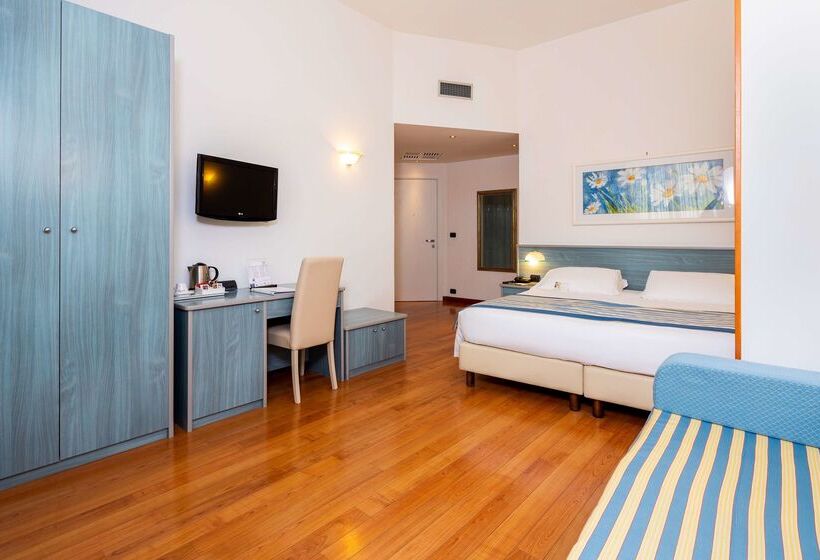 هتل Best Western Plus Tigullio Royal