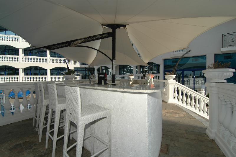 هتل Chaika Beach Resort
