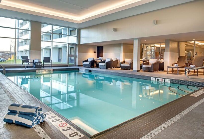 هتل Doubletree By Hilton Halifax Dartmouth