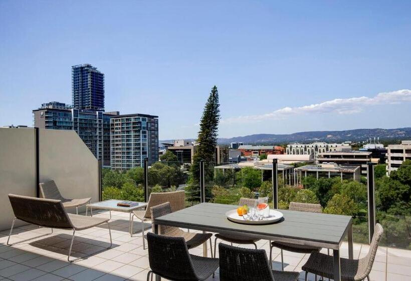 هتل Mantra Hindmarsh Square