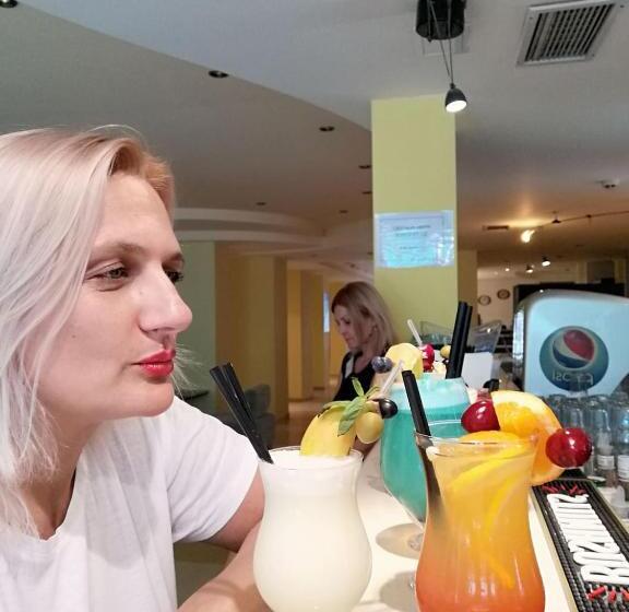 هتل Perunika