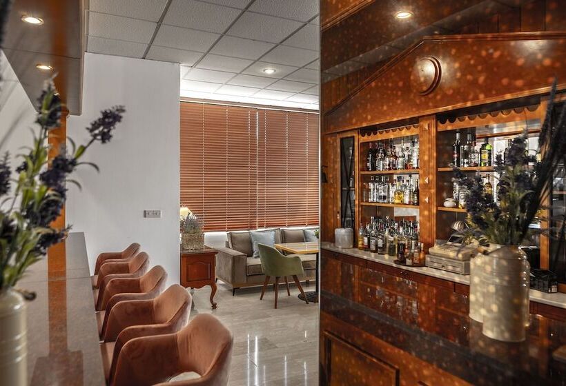 Stephanos Hotel Apartments