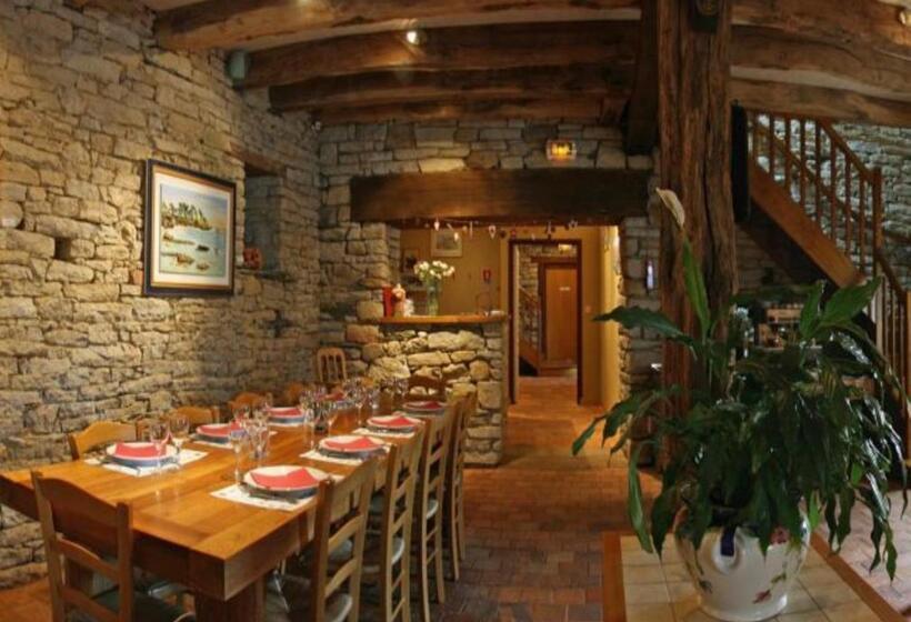 הוסטל Auberge Saint Hernin