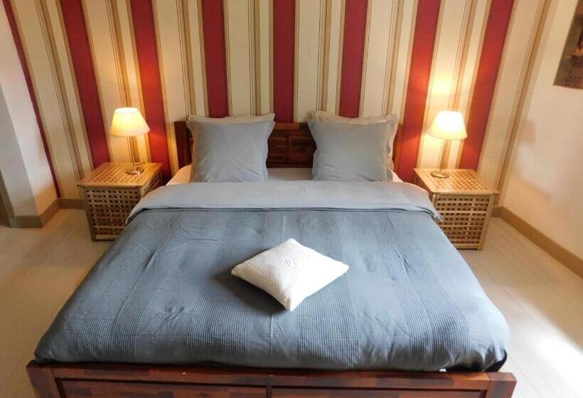 مبيت وإفطار Chambre D'hôtes Les 3 Cochons D'olt