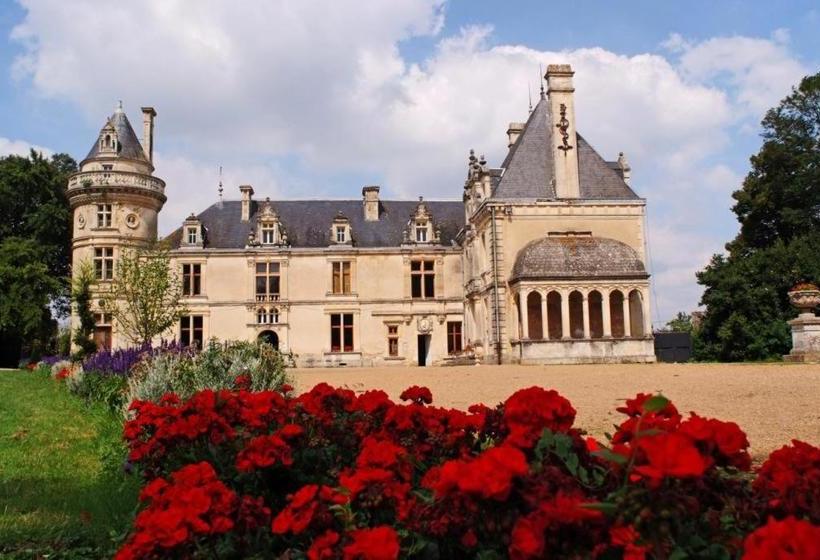 ベッドアンドブレックファースト Château De La Court D Aron