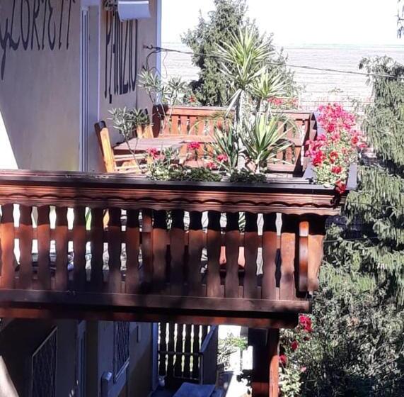 مبيت وإفطار Gloriett Panzió