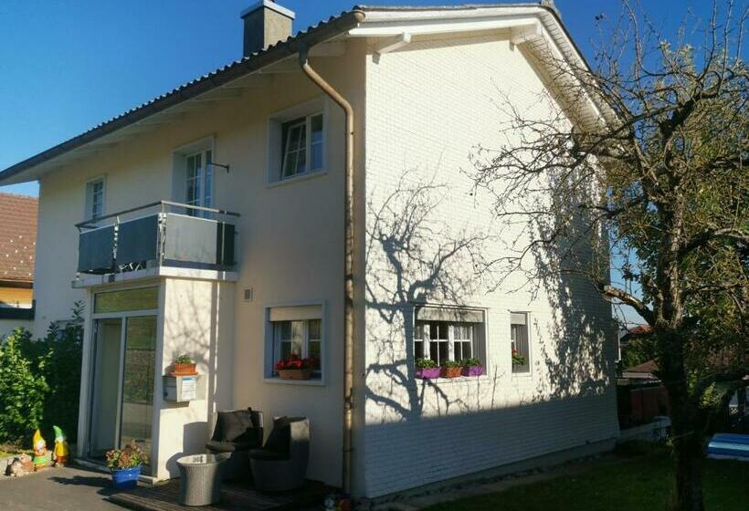 Bed and Breakfast Jurastei 16