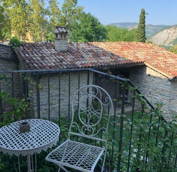 住宿加早餐  La Locanda Della Campanara