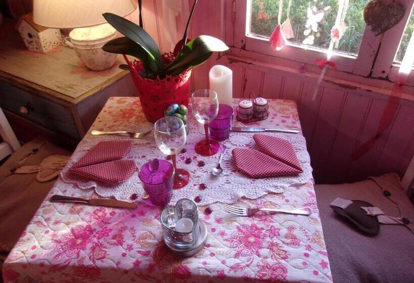 ベッドアンドブレックファースト La Roulotte De Lola   Chambre D Hôtes