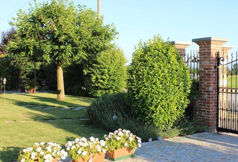 ホテル Agriturismo Sarmore