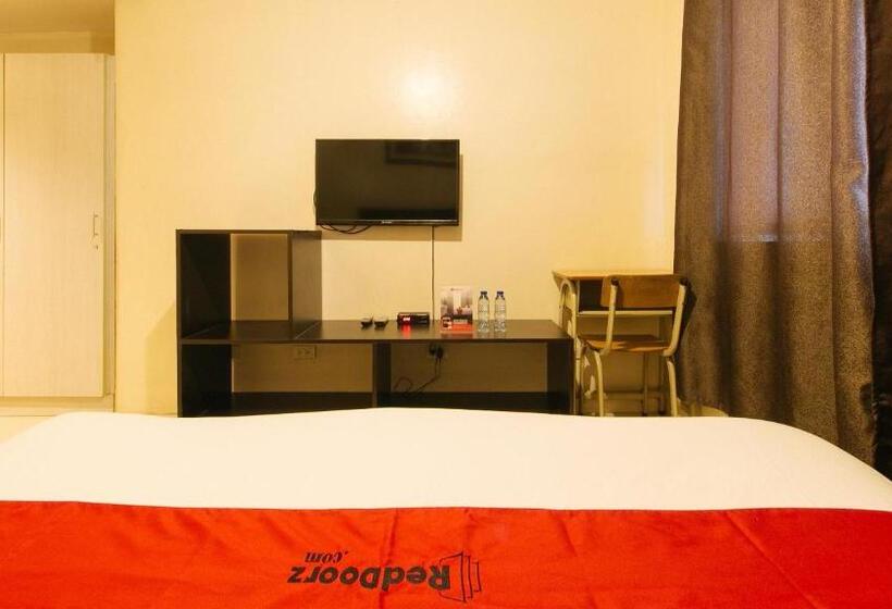 فندق Reddoorz Plus @ E Rodriguez Corner Banawe