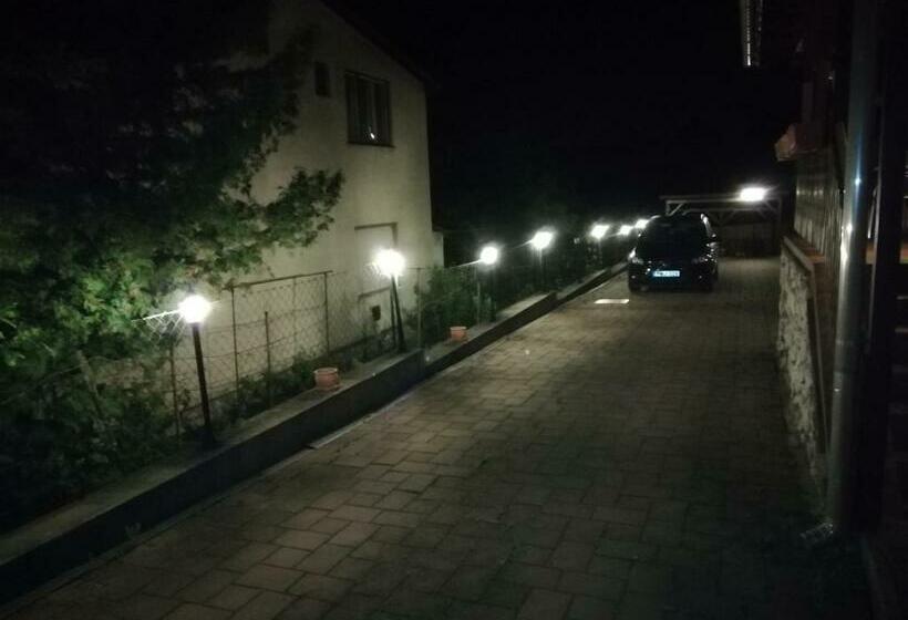 펜션 Asta La Vista Vendégház