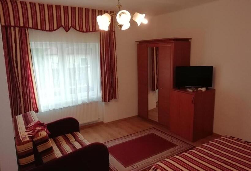 펜션 Asta La Vista Vendégház