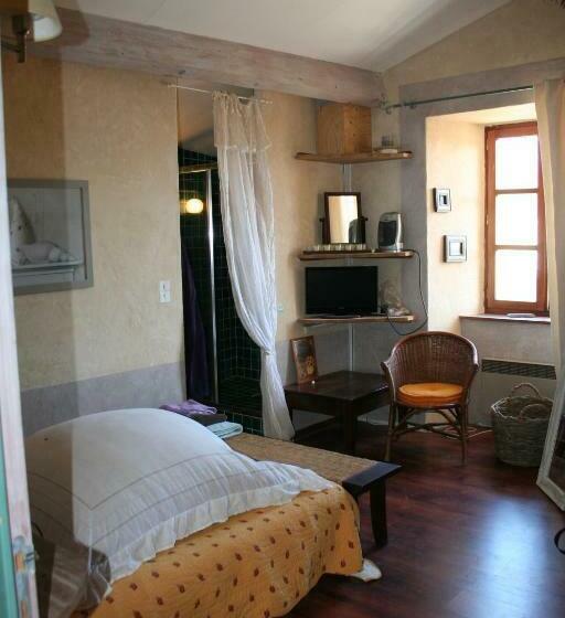 Пансион Chambre D'hôtes La Romarine