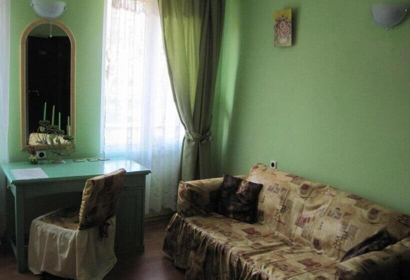 פנסיון Hadjibulevata Guest House