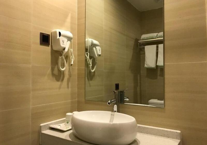فندق Greentree Inn Dongfang City Dongfang Avenue High Speed Railway Station Express