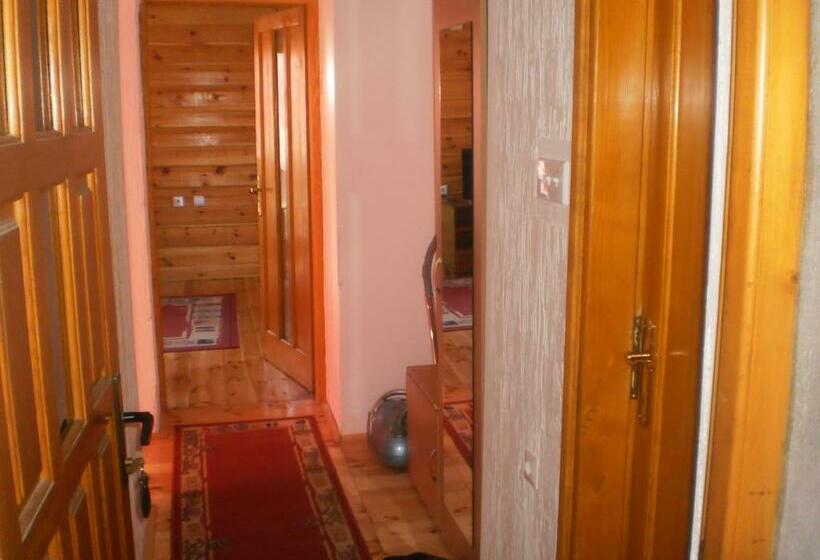 پانسیون Olja Guest House