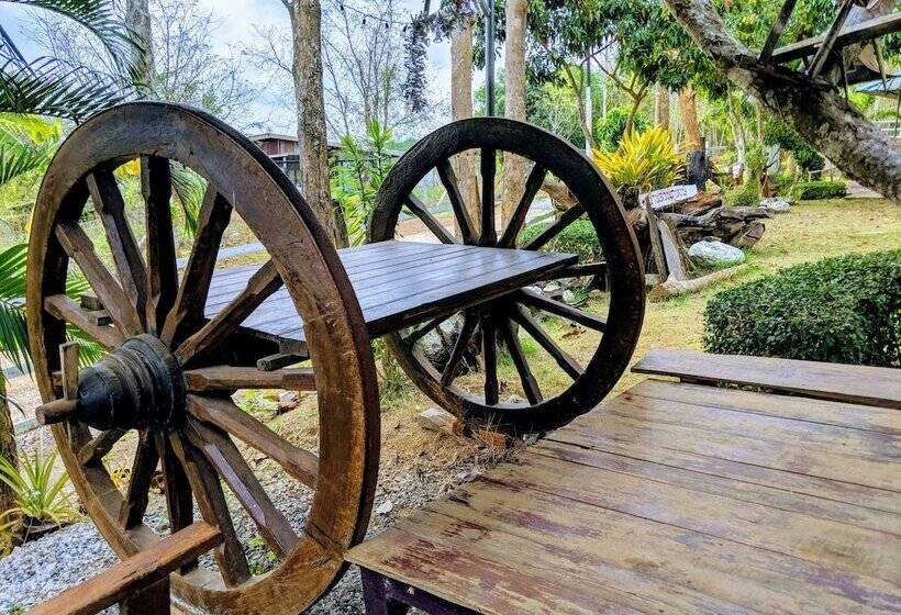 هتل Bansuanphuhong Resort