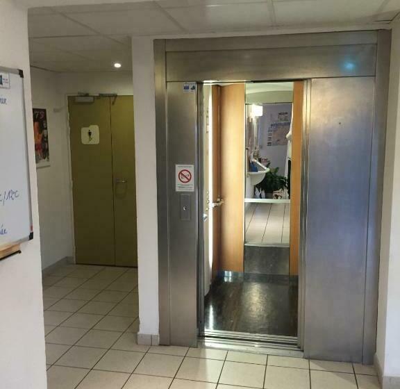 בית מלון כפרי Ibis Budget Niort   La Crèche