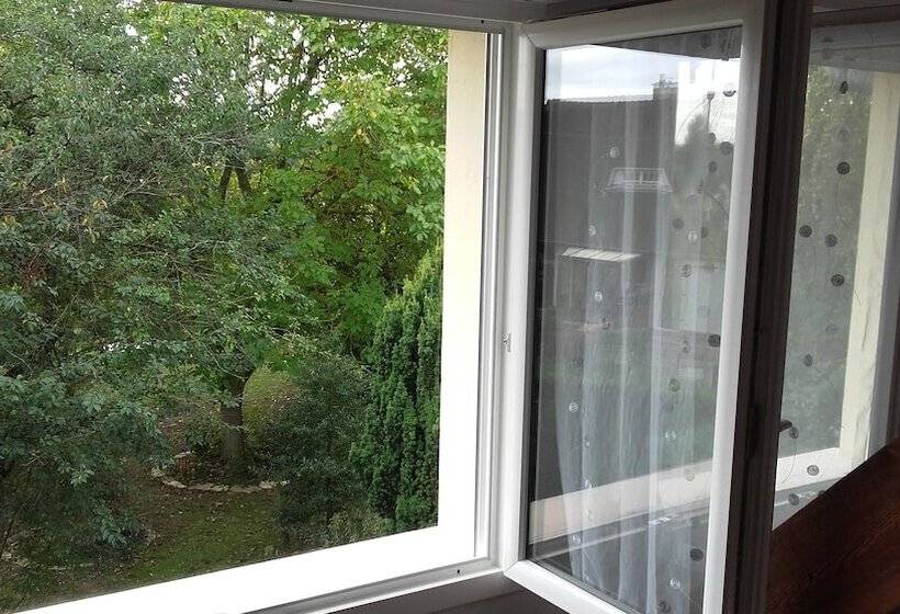 ベッドアンドブレックファースト Chambres Du Jardin Fleuri