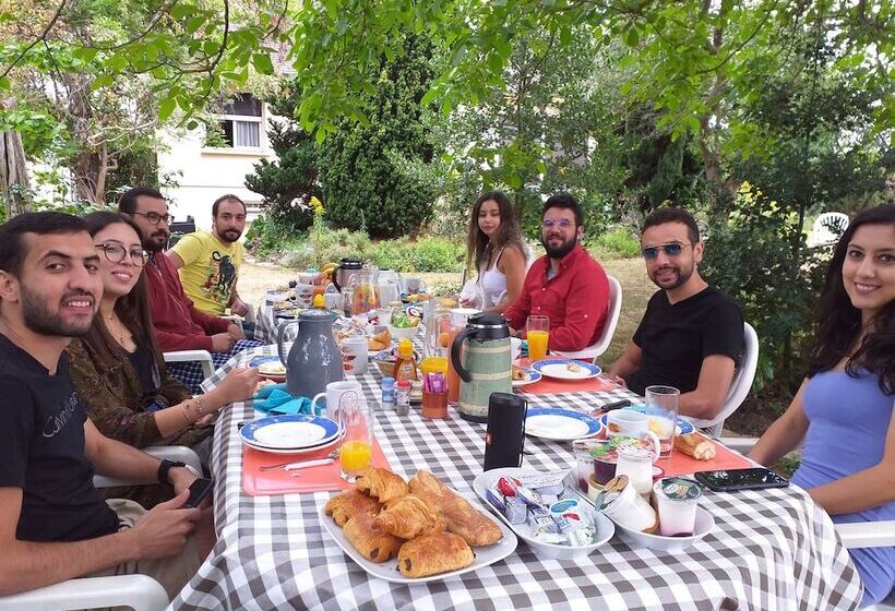 ベッドアンドブレックファースト Chambres Du Jardin Fleuri