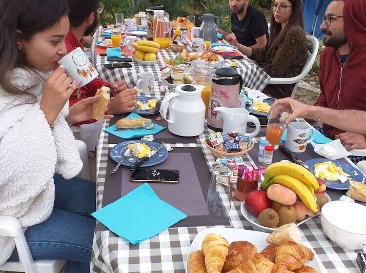 ベッドアンドブレックファースト Chambres Du Jardin Fleuri