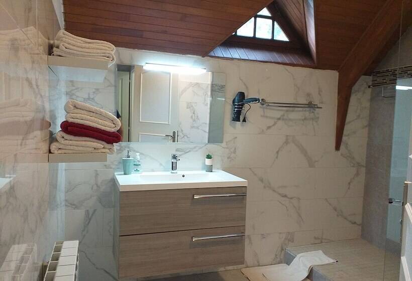 ベッドアンドブレックファースト Chambres Du Jardin Fleuri