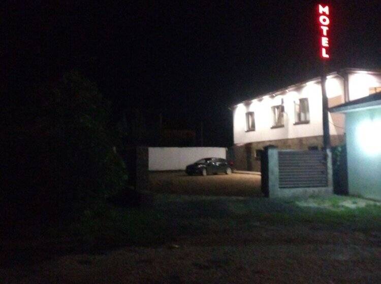 민박 Guesthouse On Rodnikovaya 9