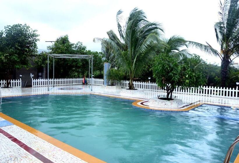 فندق Aanandi Farm And Resort