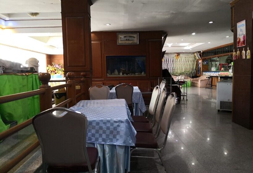 فندق Cl Garden Inn