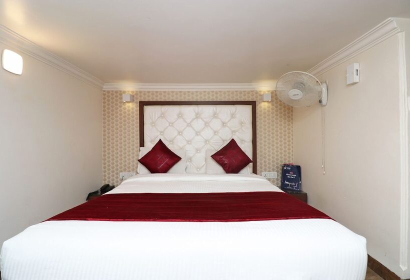 ホテル Pandav By Oyo Rooms