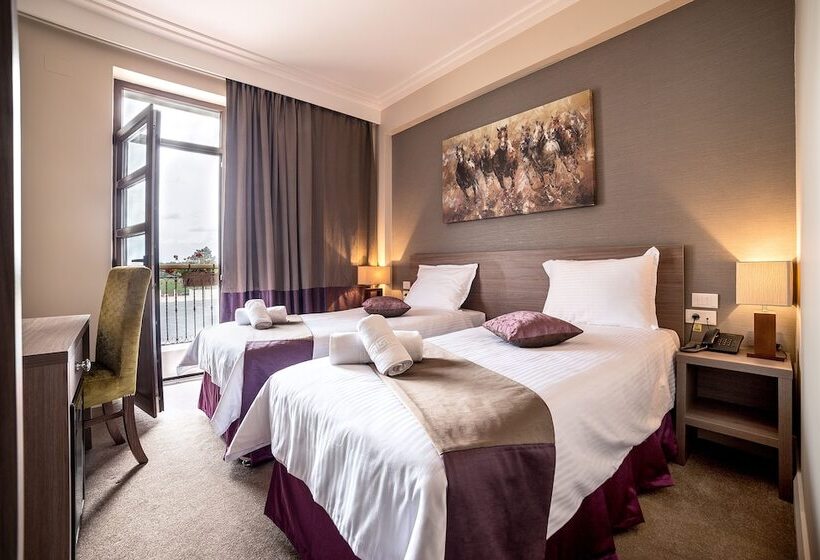 ホテル The Frontier