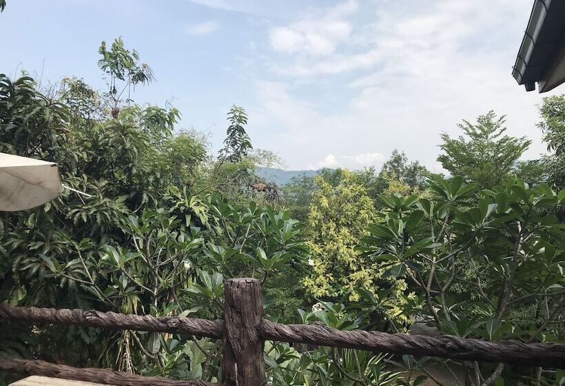 پانسیون Ban Hlung Khao Adventure