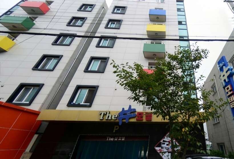 The Sharp Motel