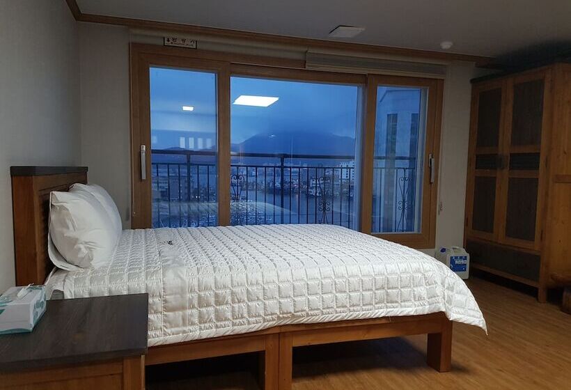 The View Hostel
