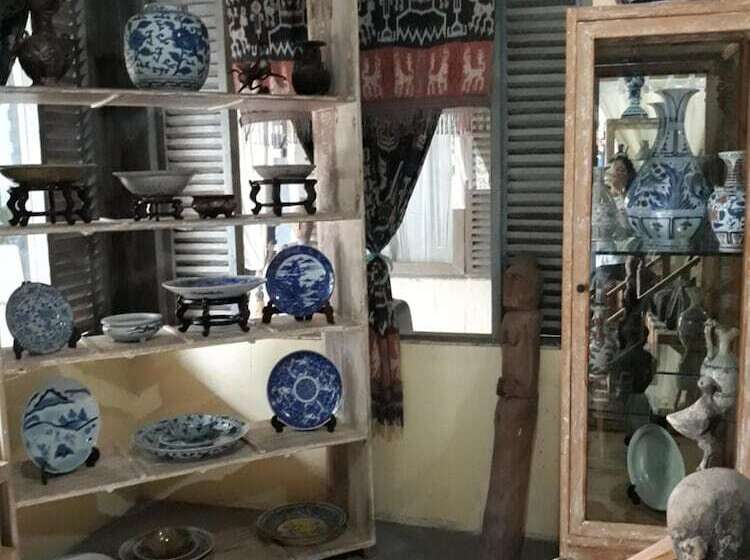 مبيت وإفطار Cemara Beachfront Suite