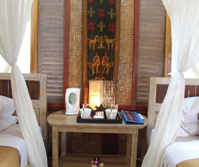 مبيت وإفطار Cemara Beachfront Suite