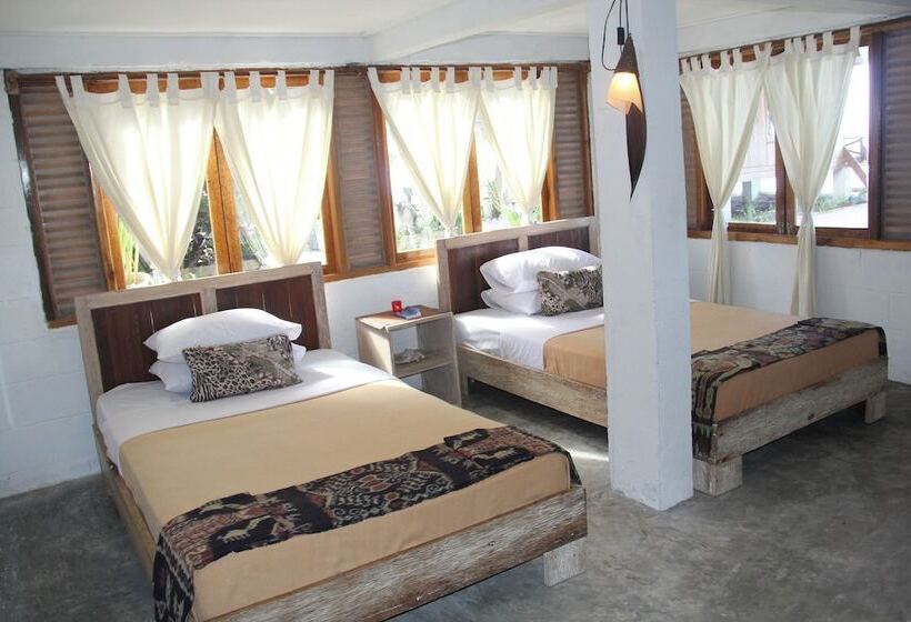 مبيت وإفطار Cemara Beachfront Suite