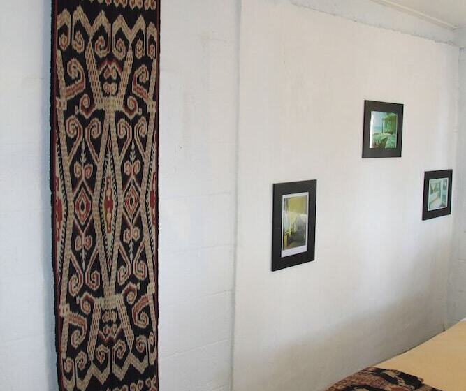 مبيت وإفطار Cemara Beachfront Suite