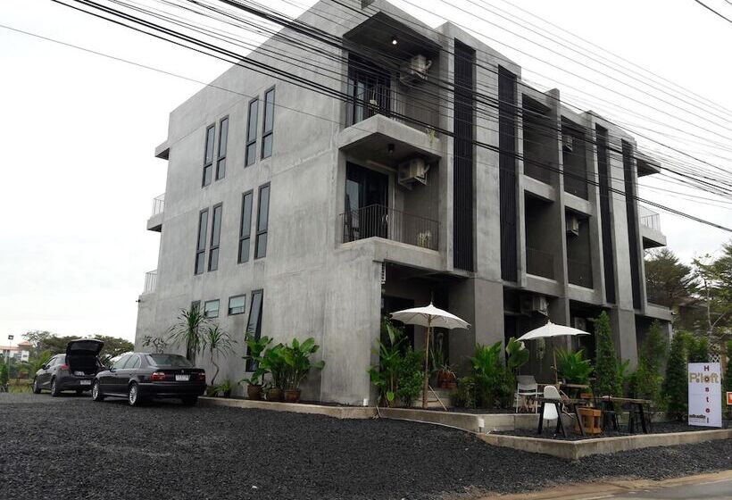 فندق P Loft Hostel