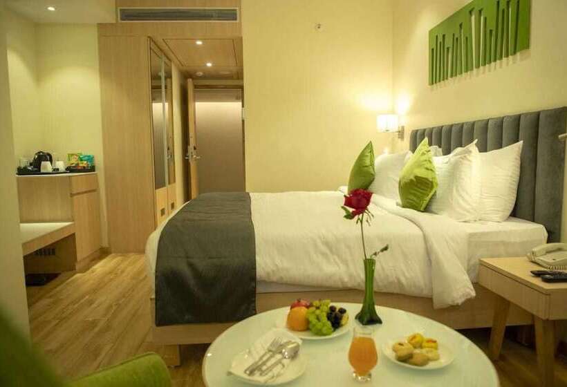 فندق Regenta Central Harsha Vapi