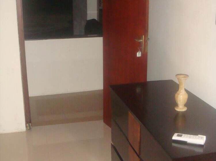 膳宿费 Iquest Colombo