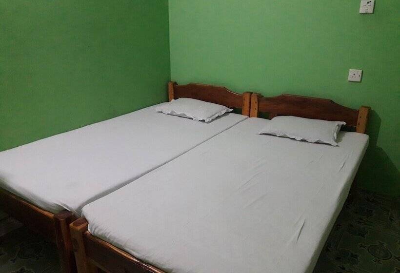 פנסיון Simla Inn Tourist Guest House